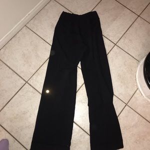 Lulu lemon size 6